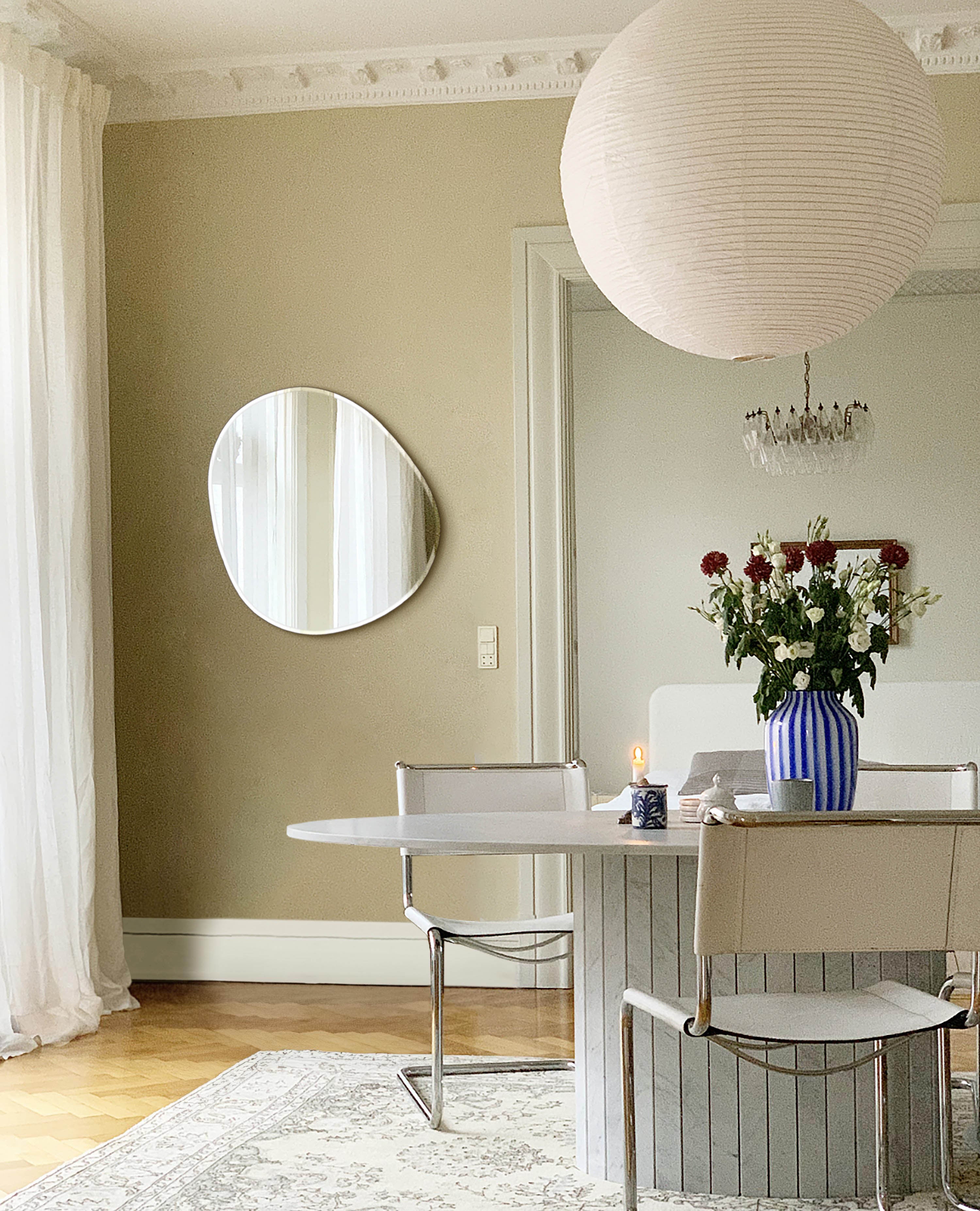 Plump Mirror Medium | 70 x 63 cm. - Blossholm