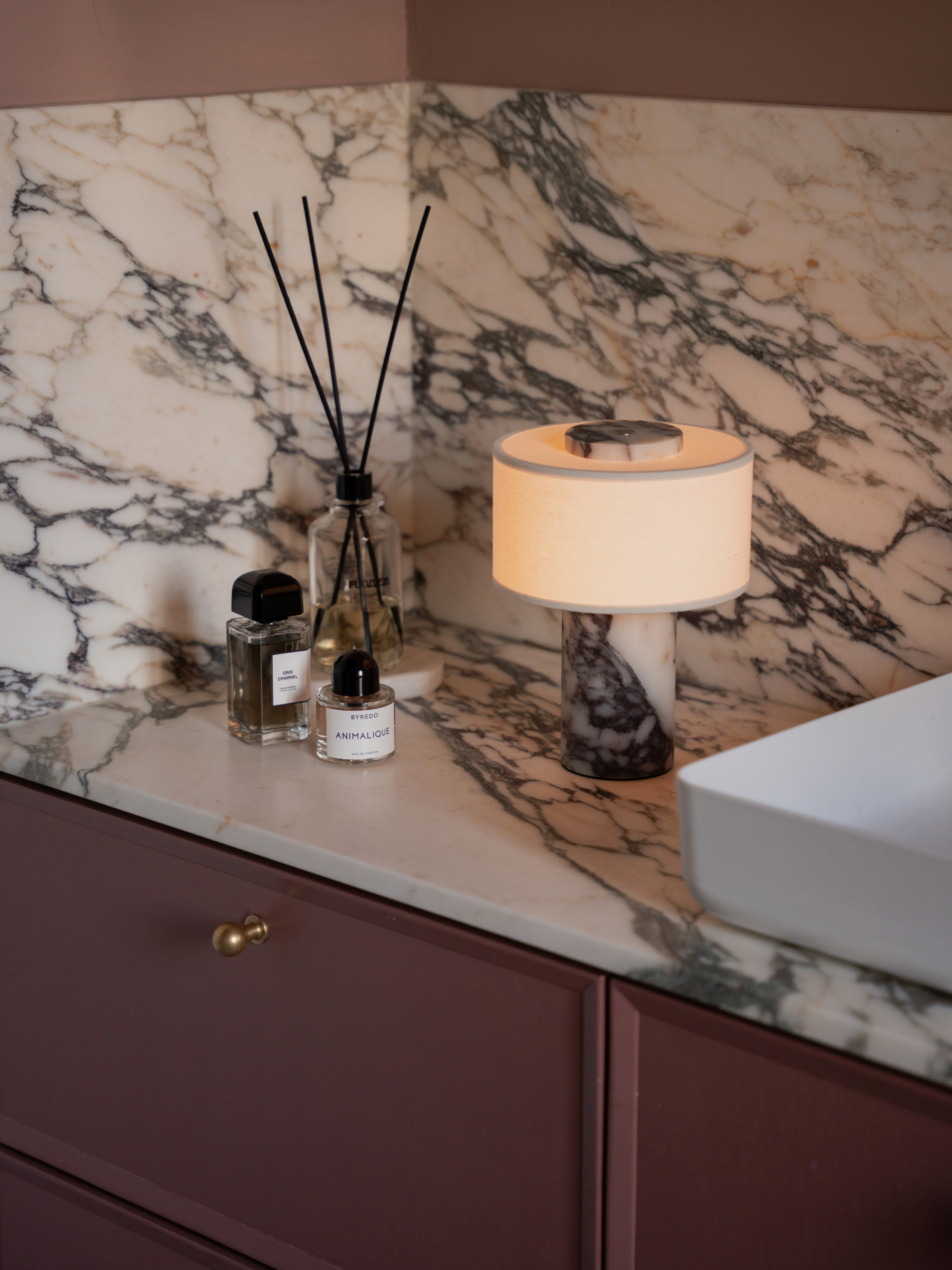 Auríe Portable Lamp | Calacatta Viola Marmor & Hør | 25 cm