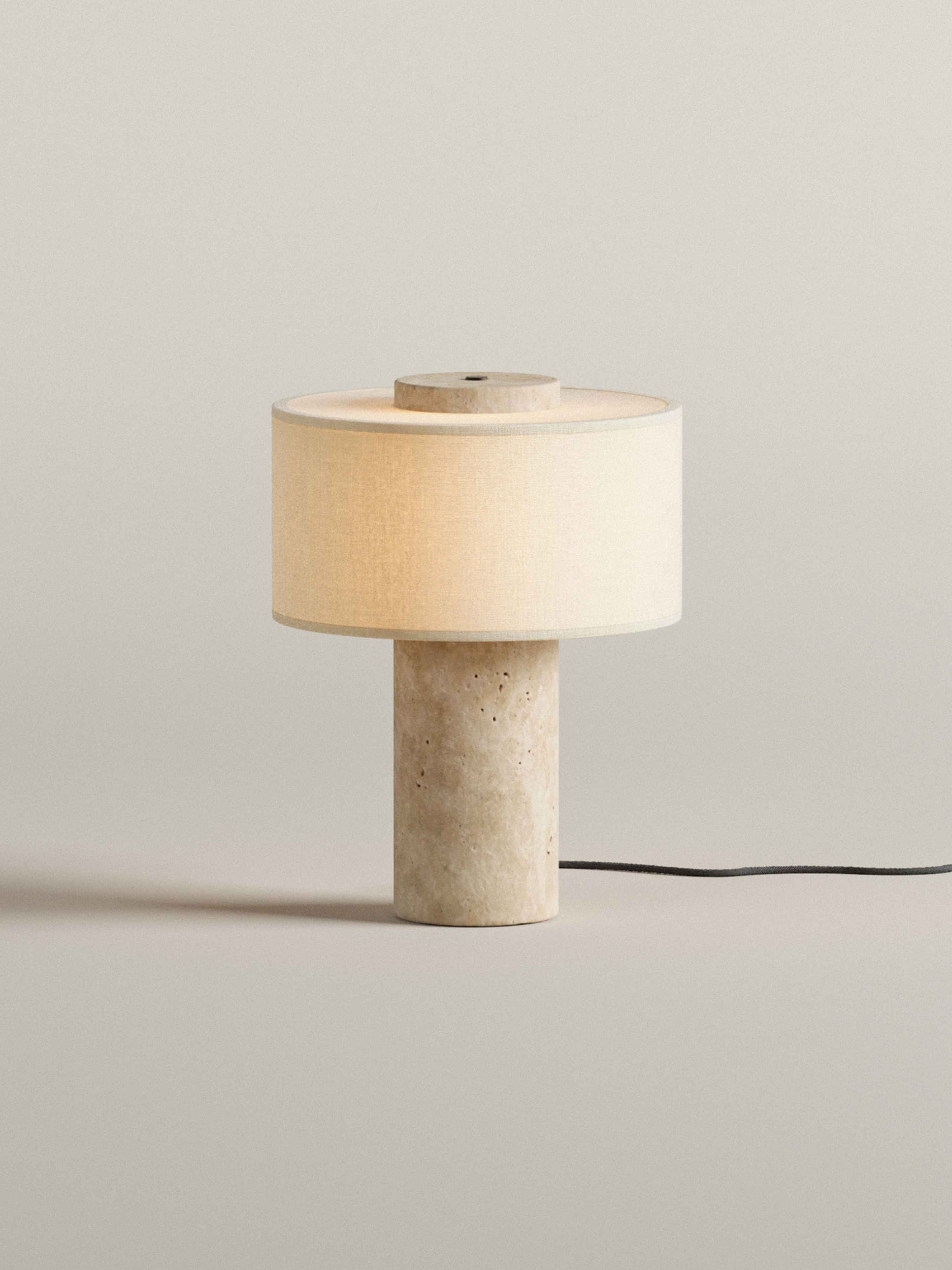 Auríe Large Lamp | Travertin & Hør | 35 cm