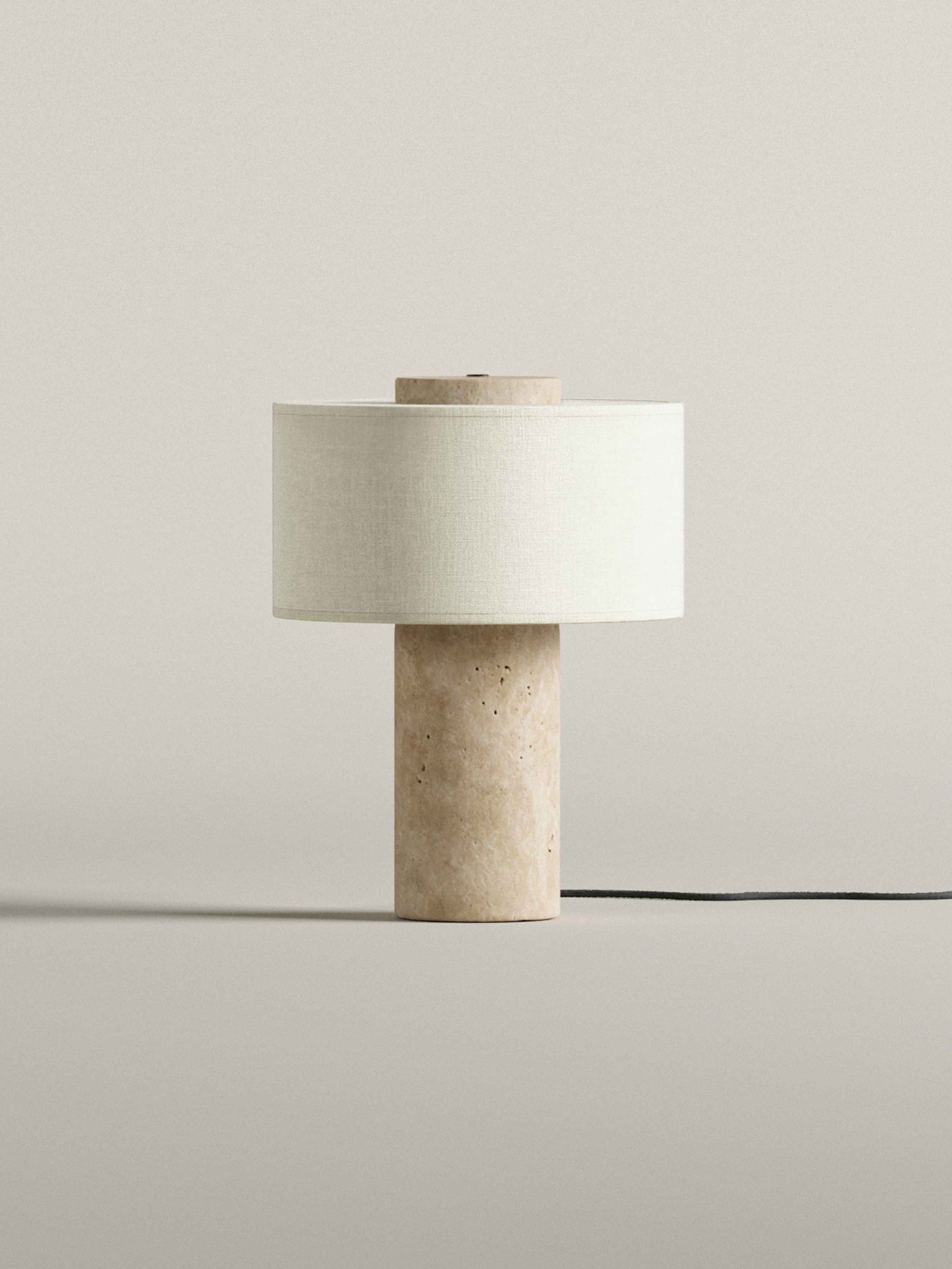 Auríe Large Lamp | Travertin & Hør | 35 cm