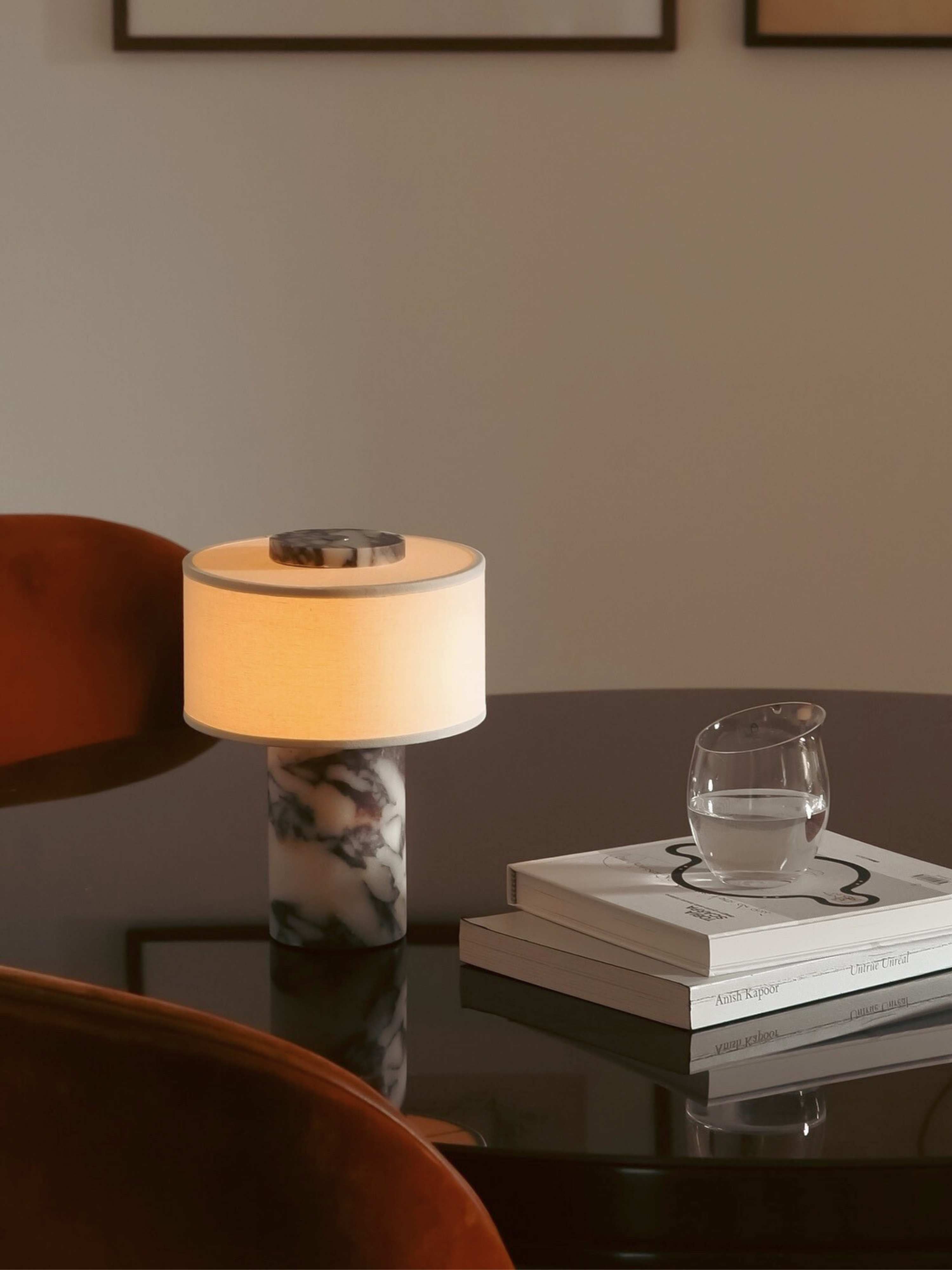 Auríe Portable Lamp | Calacatta Viola Marmor & Hør | 25 cm