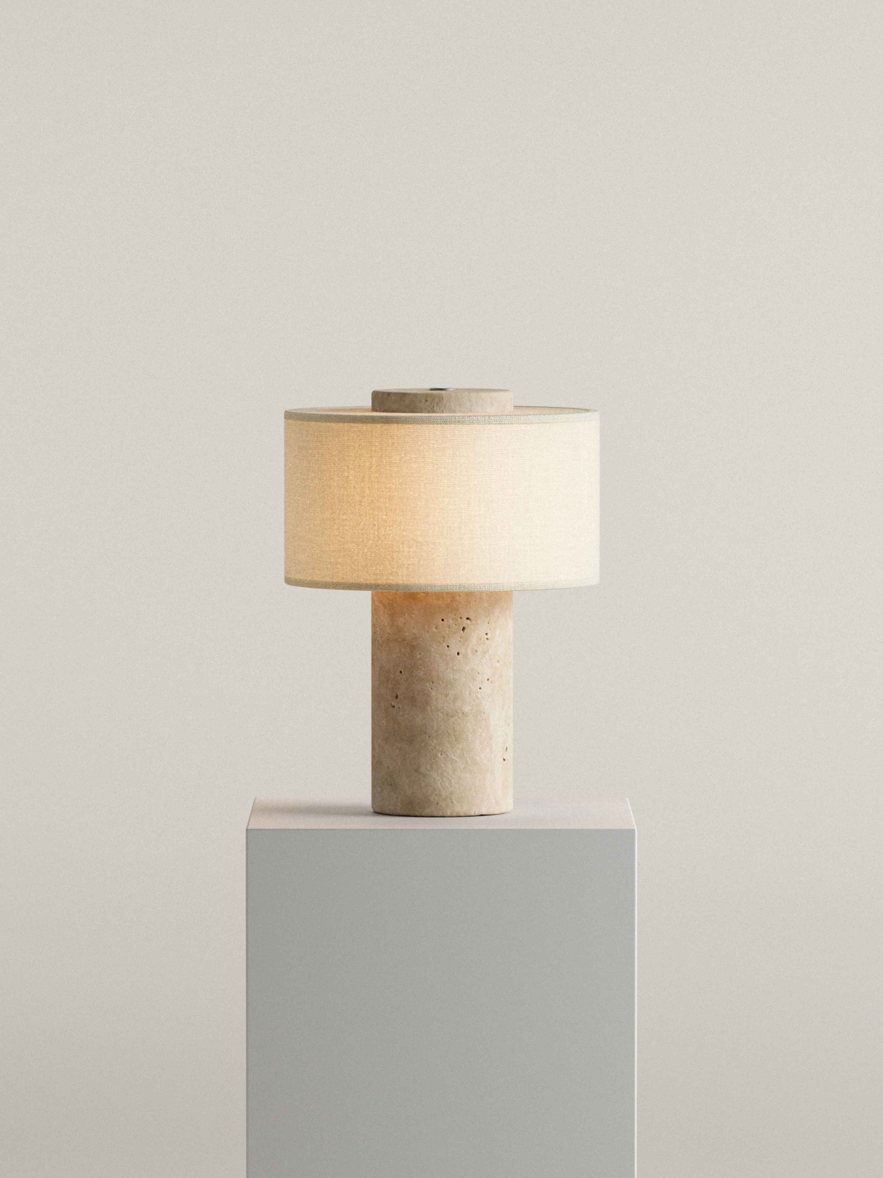 Auríe Portable Lamp | Travertin & Hør | 25 cm