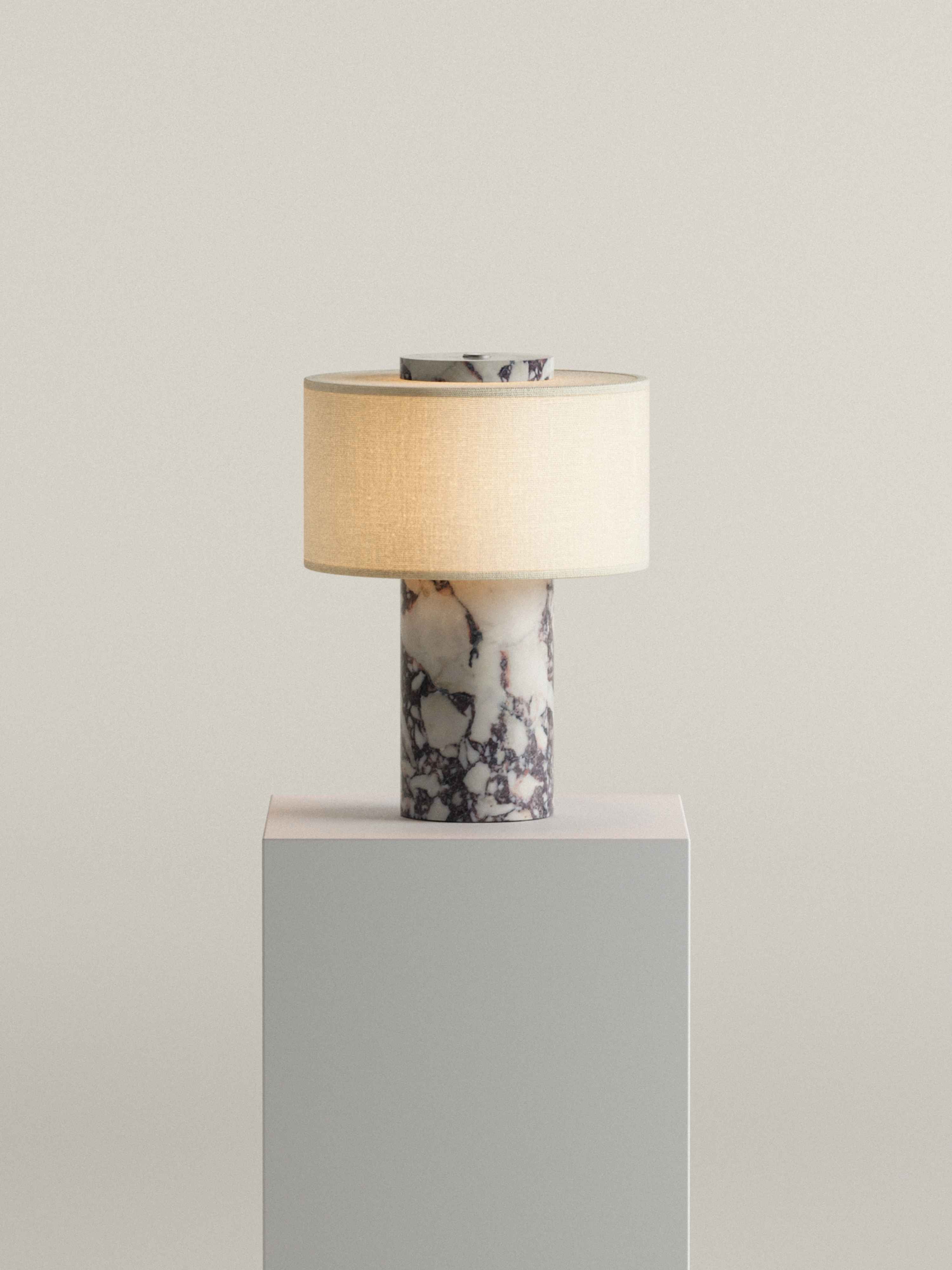 Auríe Portable Lamp | Calacatta Viola Marmor & Hør | 25 cm