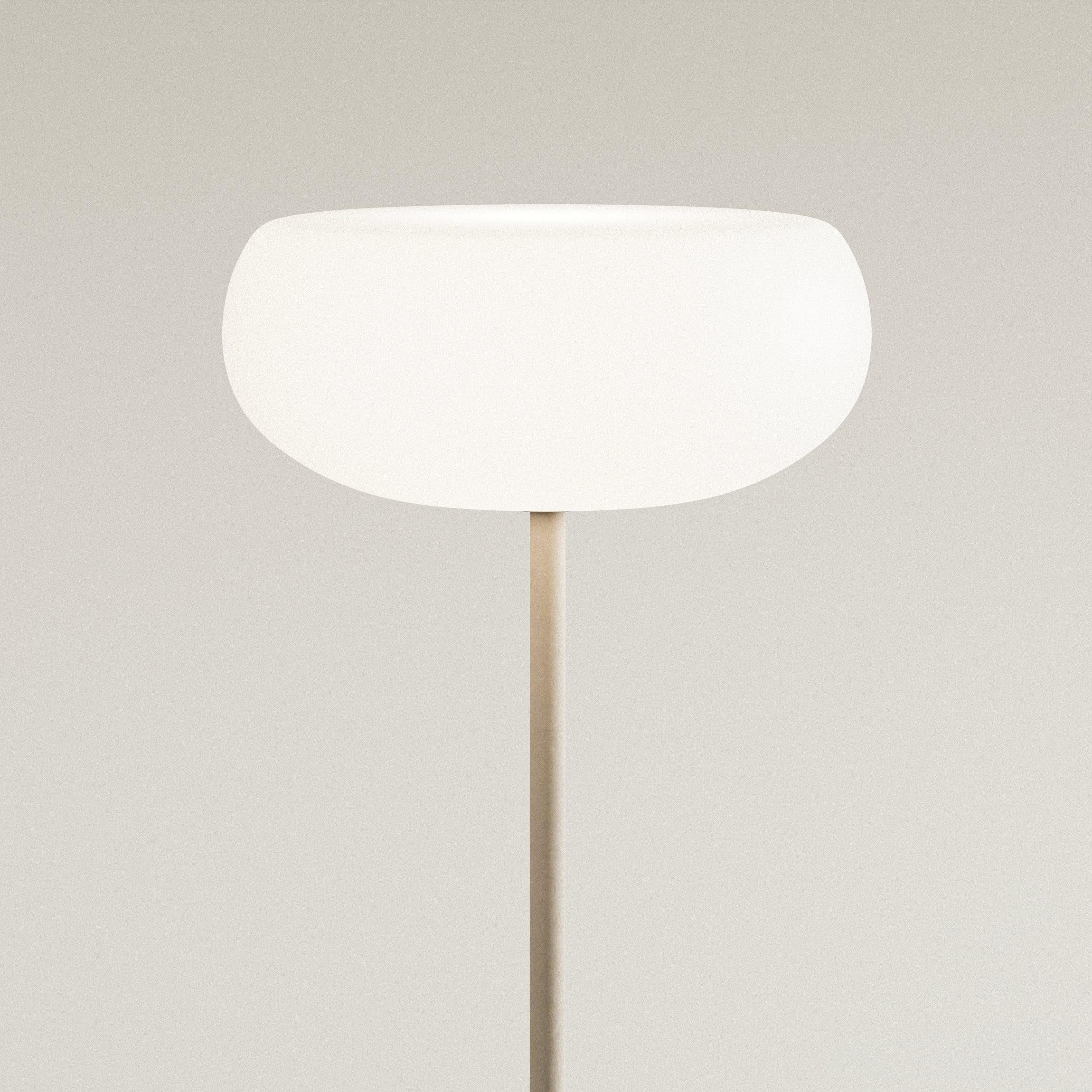 Aurum Gulvlampe | Travertine & Opalglas - Blossholm