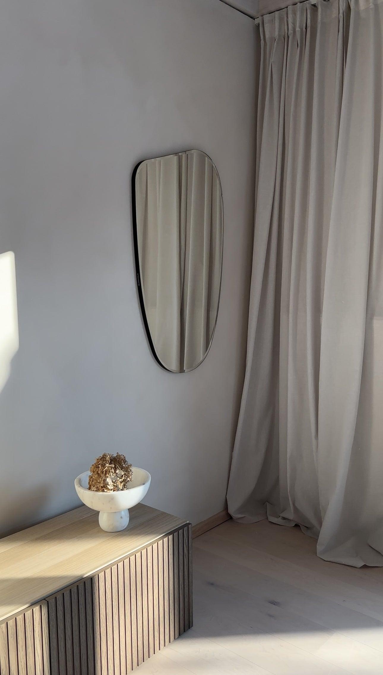 Oplev det smukke i Ample mirror | Large - Blossholm