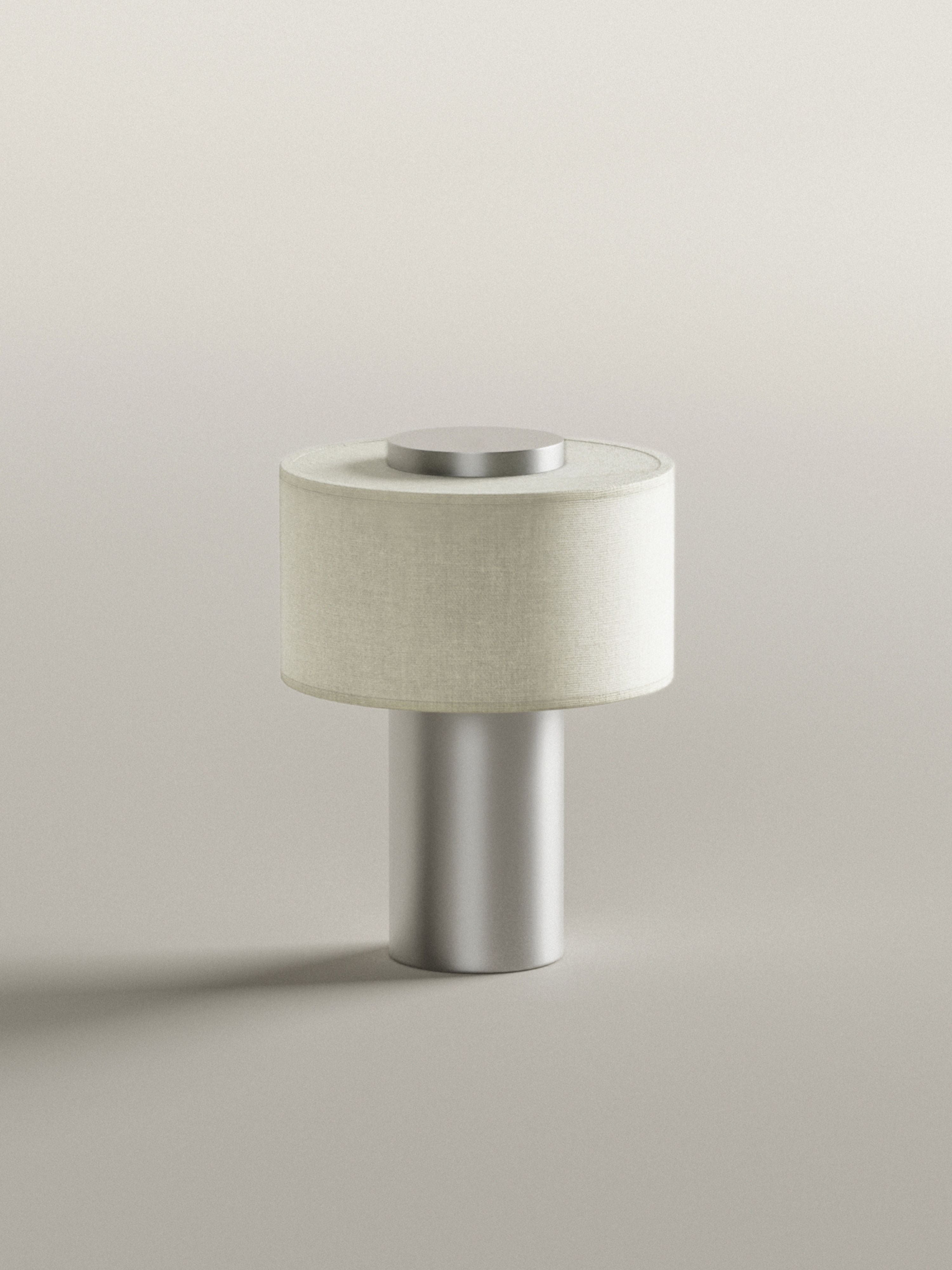 Auríe Portable Lamp | Aluminium & Hør | 25 cm