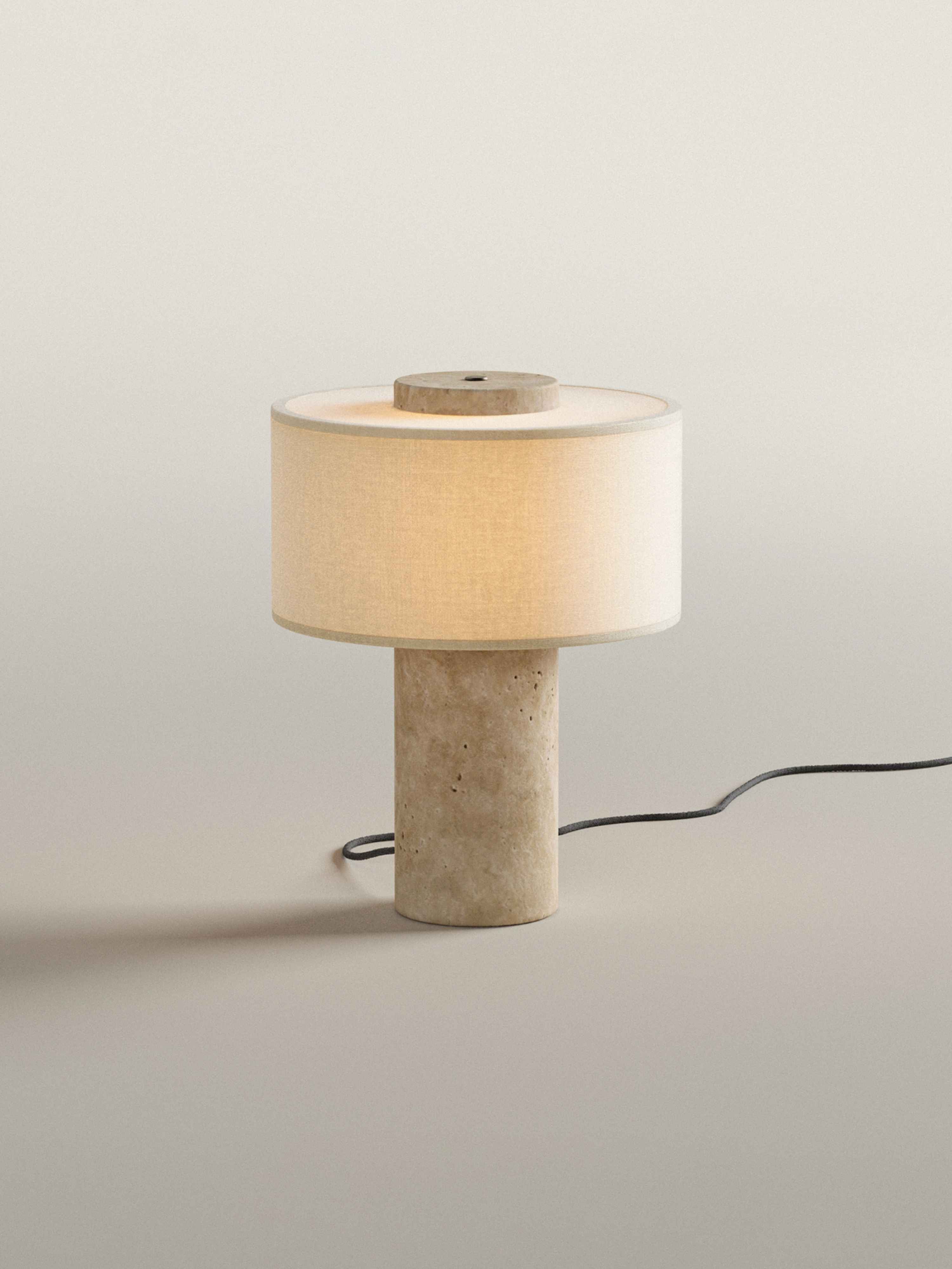 Auríe Large Lamp | Travertin & Hør | 35 cm