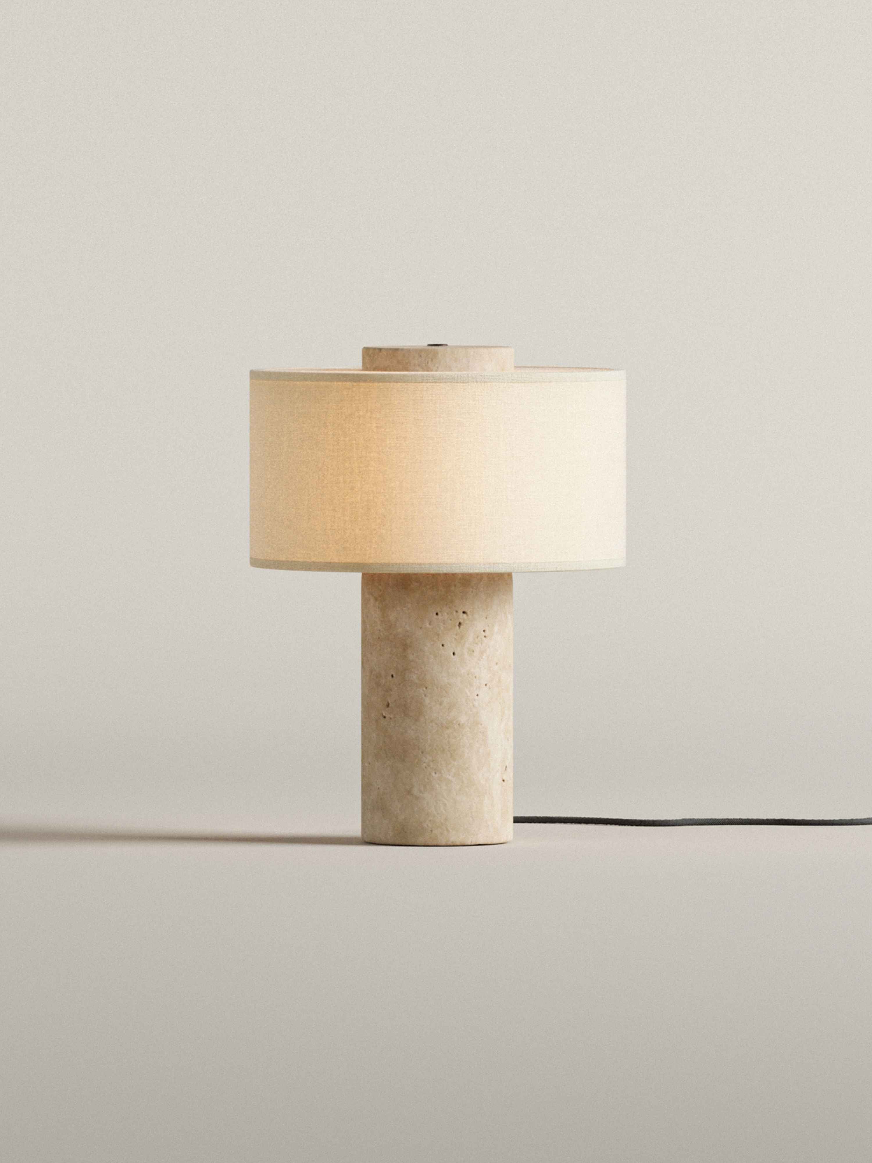 Auríe Large Lamp | Travertin & Hør | 35 cm