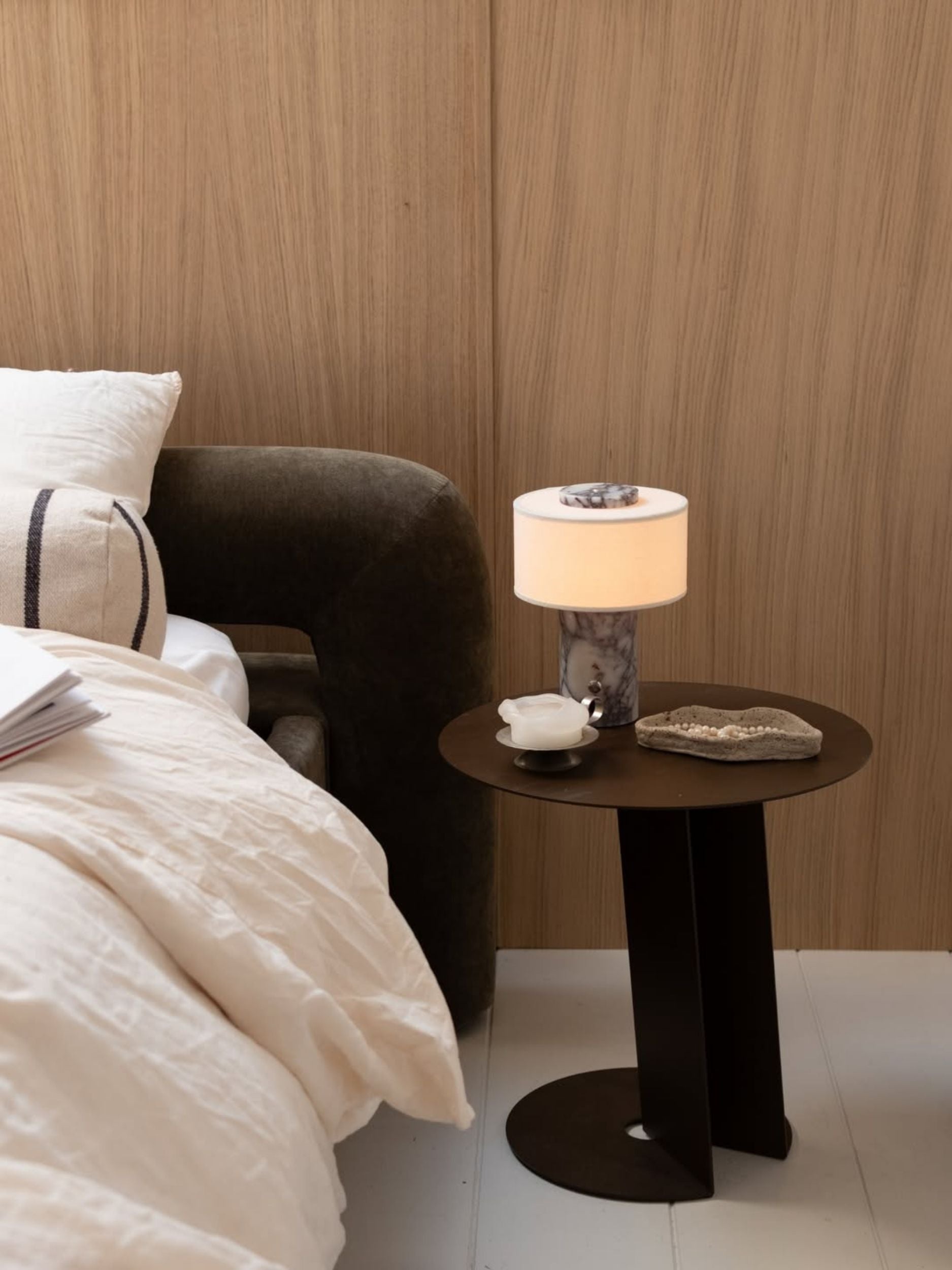 Auríe Portable Lamp | Calacatta Viola Marmor & Hør | 25 cm