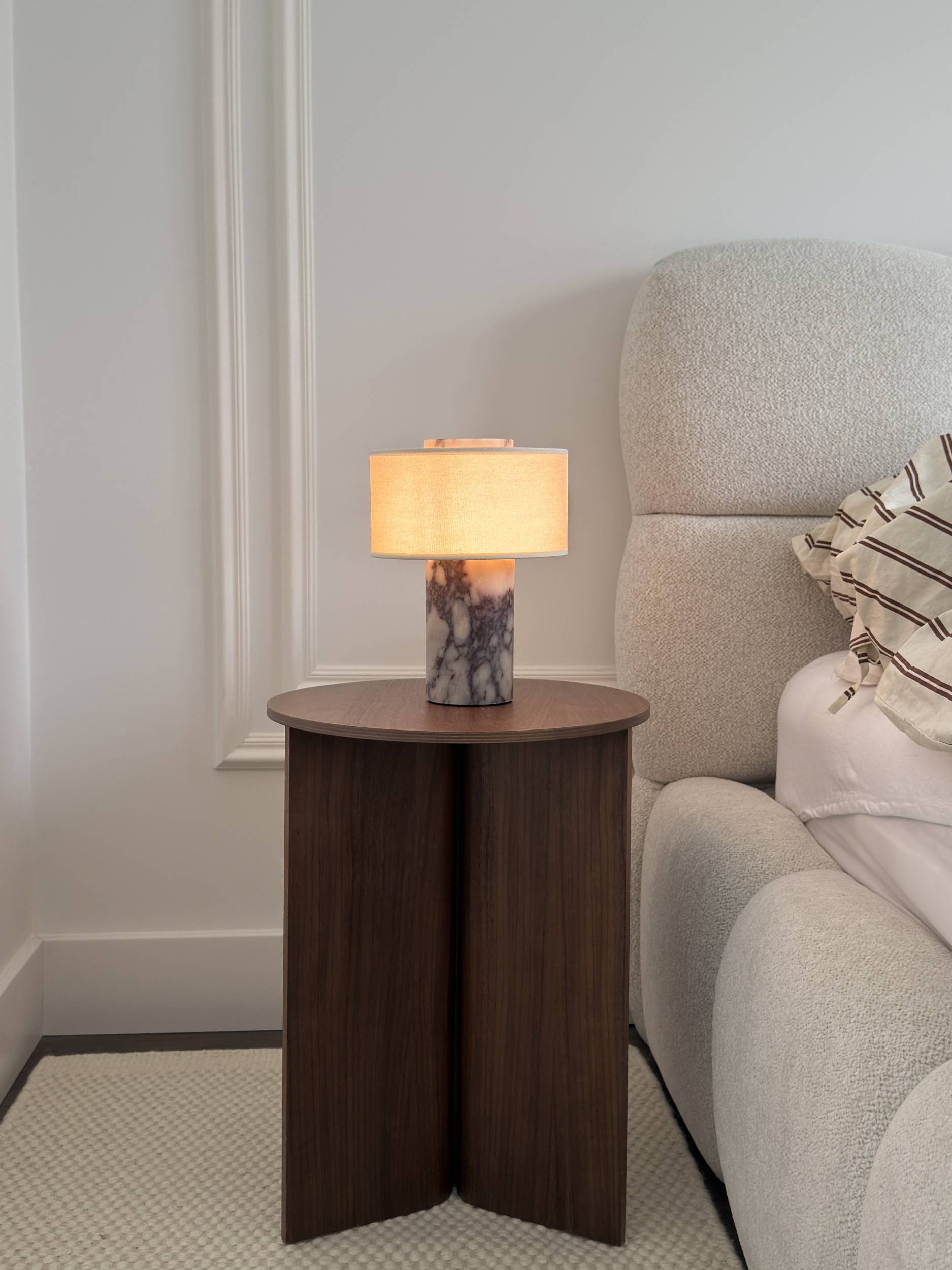 Auríe Portable Lamp | Calacatta Viola Marmor & Hør | 25 cm