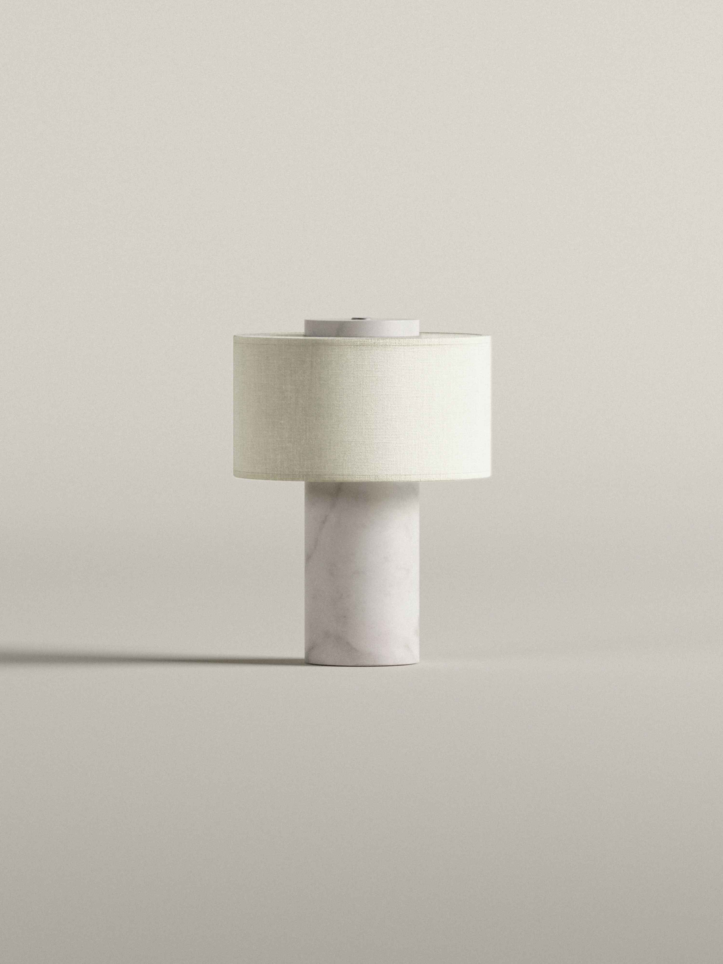 Auríe Portable Lamp | Hvid Marmor & Hør | 25 cm
