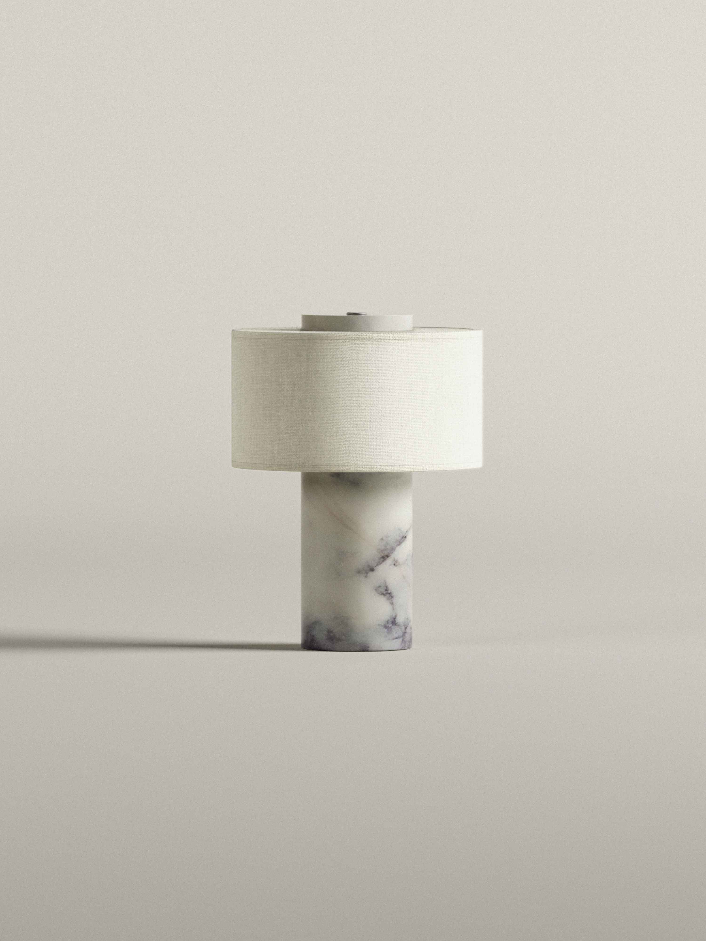 (Sample Sale) Auríe Portable Lamp | Calacatta Viola Marmor & Hør | 25 cm